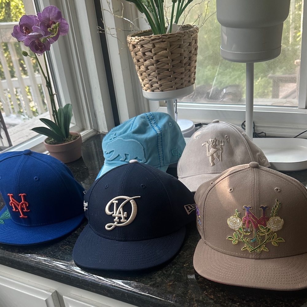 Men’s Embroidered Baseball Caps Set